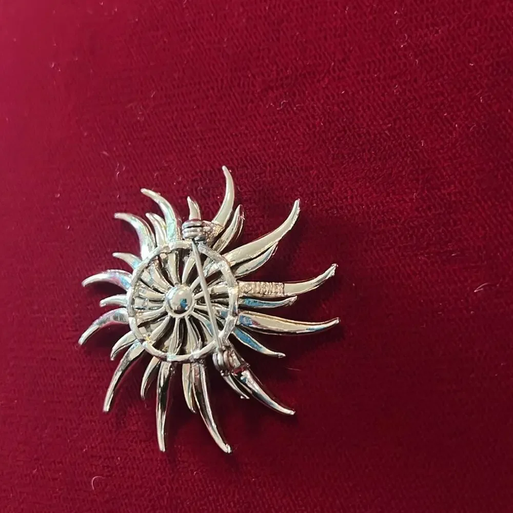 Lisner Jewelry beautiful